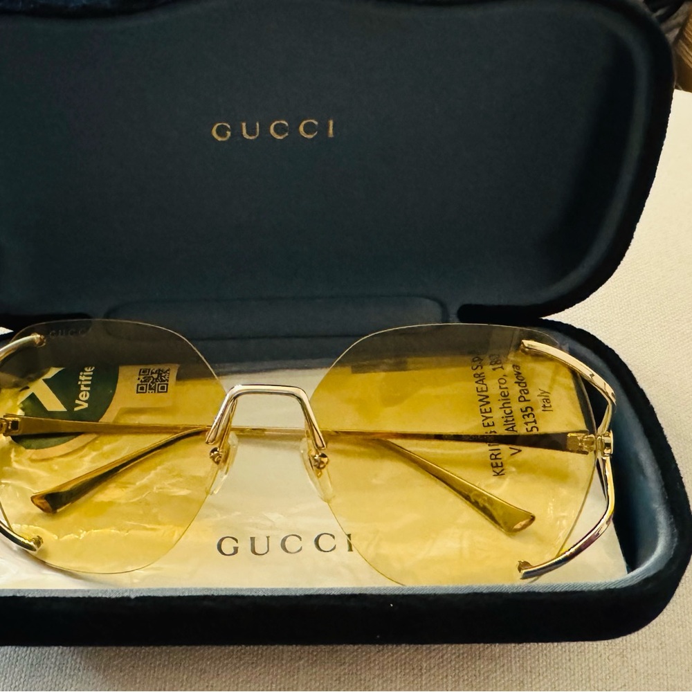 BNWT , Gucci Rimless Oversized Sunglasses in Amber Gradient. Comes w/ original p